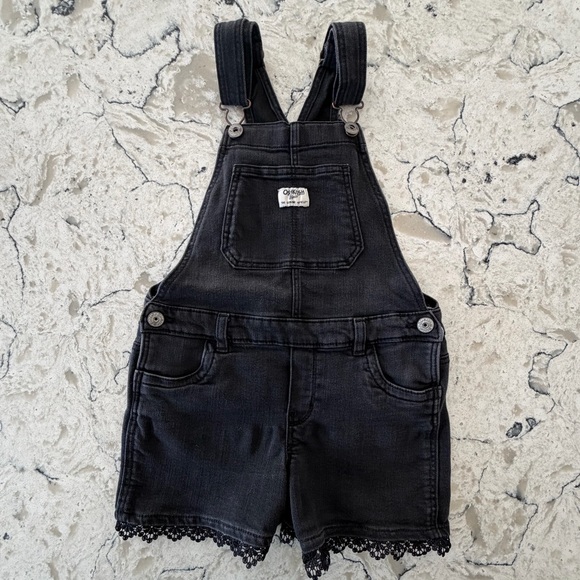 OshKosh Size 7 Black Denim Overall Shorts - Picture 1 of 9